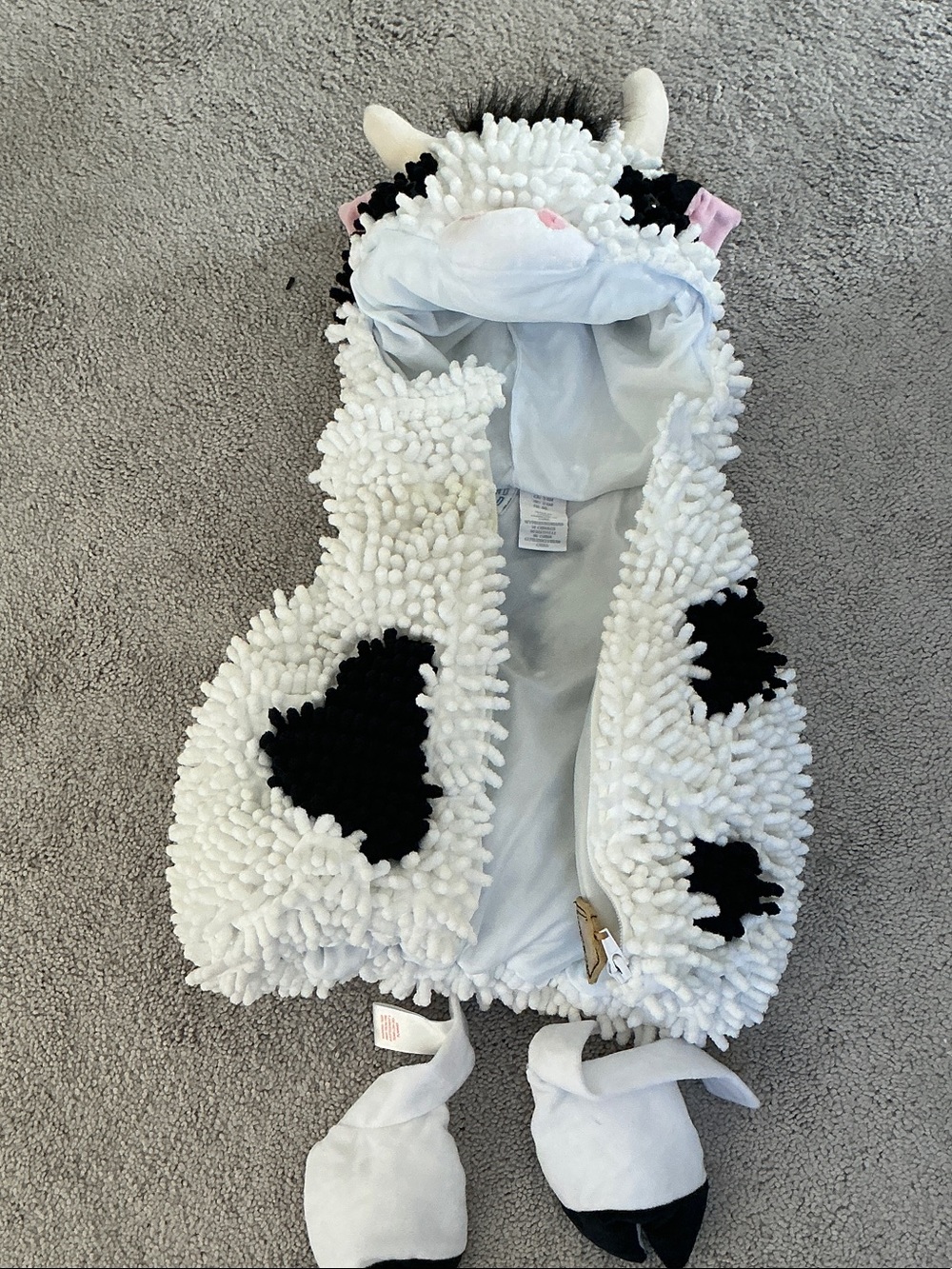 Kids Halloween Costume
Cow Hooded Vest - White and Black Plush Animal Vest
